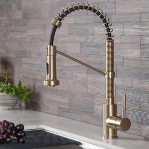 Comparaison du robinet à une poignée et du robinet à double poignée