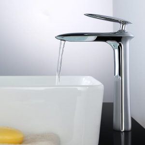 Robinet de lavabo avec pomme de douche chrome